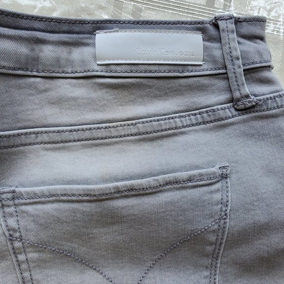 𝅺Calvin Klein Jeans size w31 light grey denim jean shorts - Picture 6 of 11